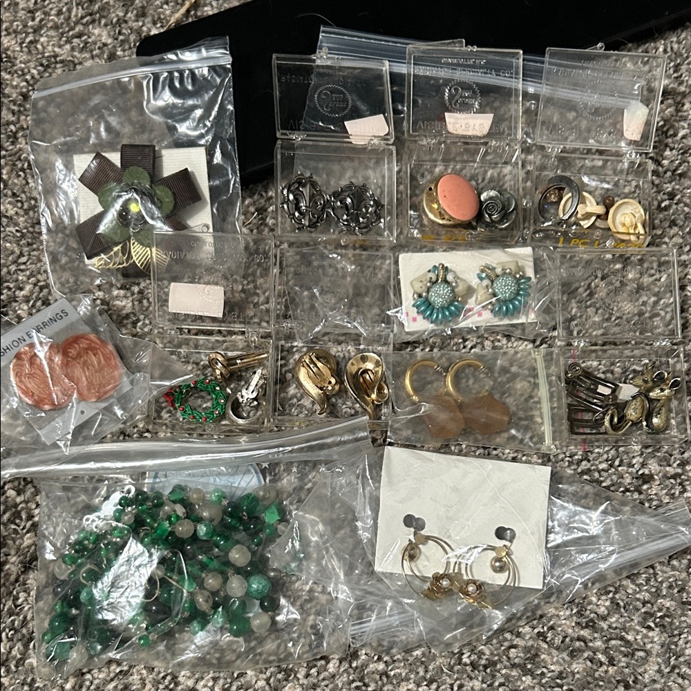 Lot of jewelry